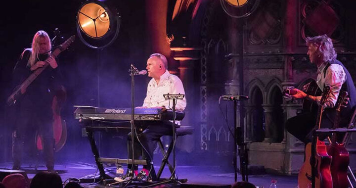 Howard Jones announces Acoustic Trio UK Tour 2022