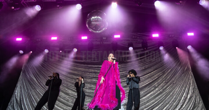 Jessie Ware live at Piece Hall, Halifax