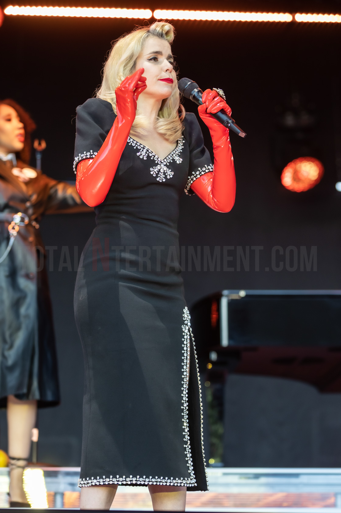 Paloma Faith entertains crowd in Halifax TotalNtertainment