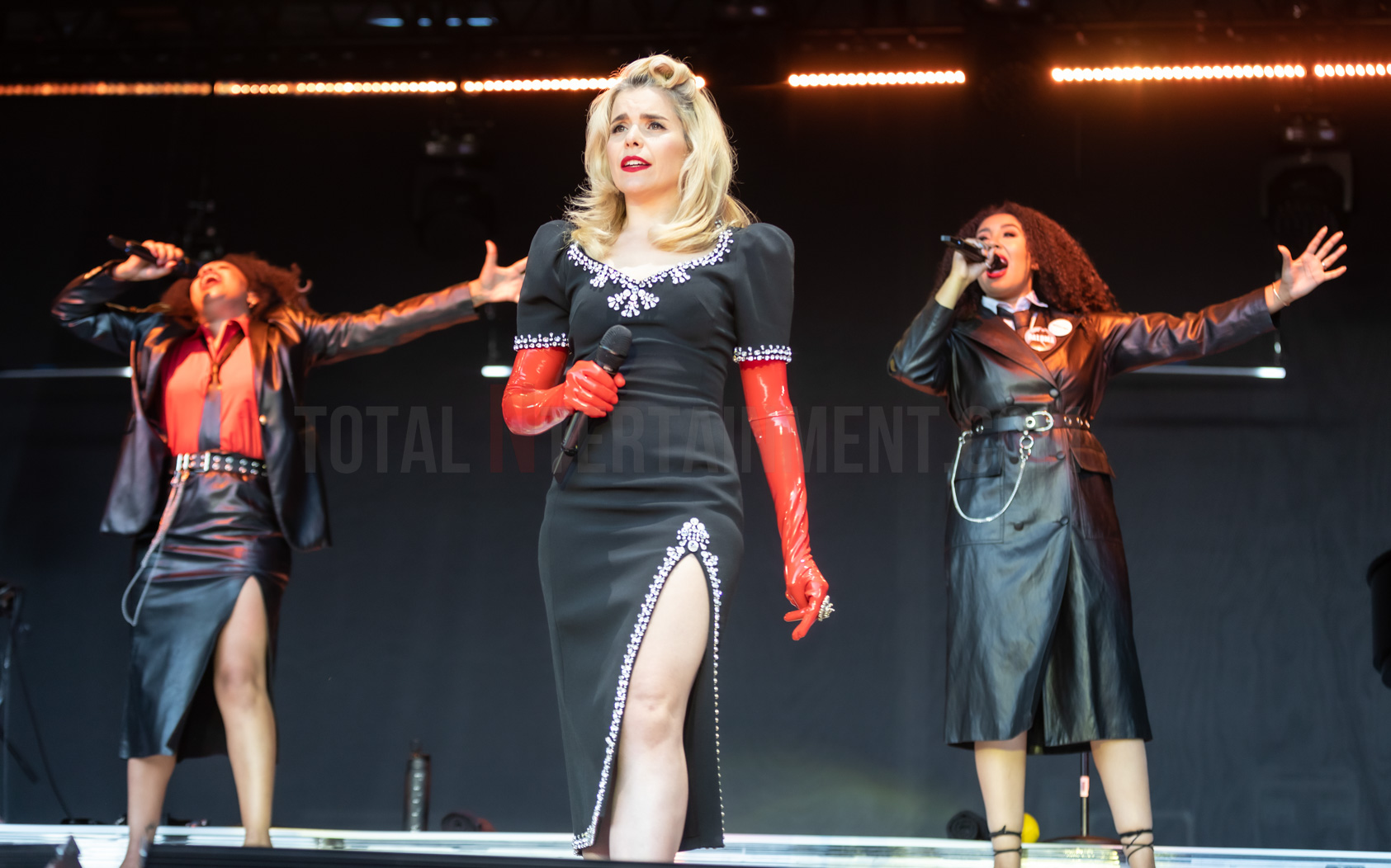 Paloma Faith entertains crowd in Halifax TotalNtertainment
