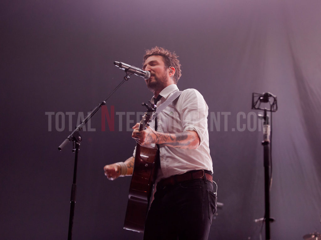 Frank Turner, Leeds, First Direct Arena, Jo Forrest, Review, TotalNtertainment