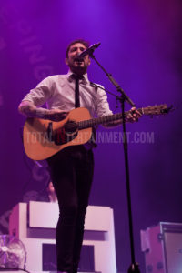 Frank Turner, Leeds, First Direct Arena, Jo Forrest, Review, TotalNtertainment