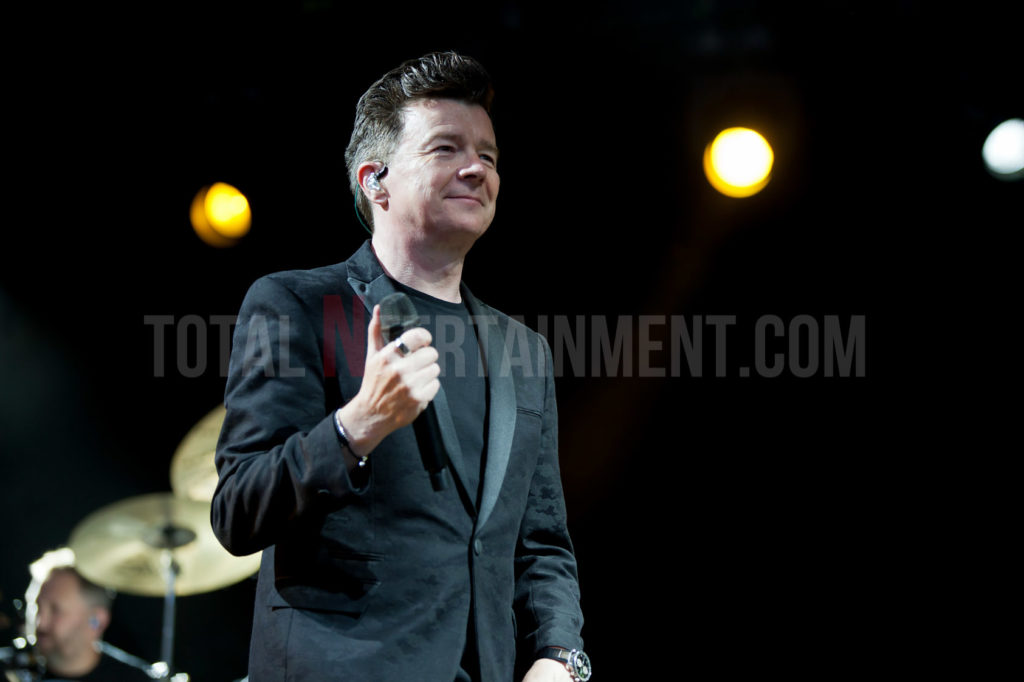 Rick Astley, Haydock Racecourse, Jo Forrest, Review, TotalNtertainment, Music