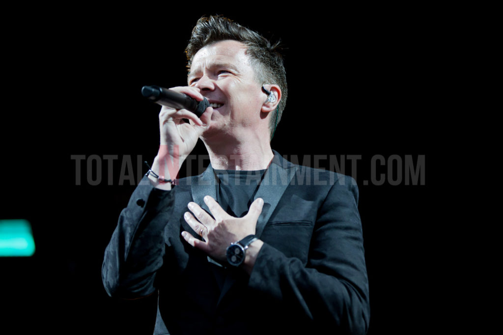 Rick Astley, Haydock Racecourse, Jo Forrest, Review, TotalNtertainment, Music