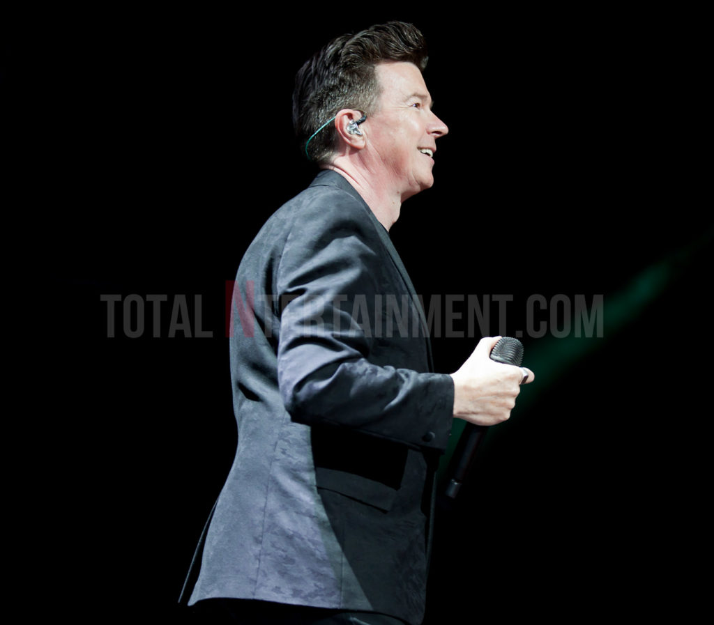 Rick Astley, Haydock Racecourse, Jo Forrest, Review, TotalNtertainment, Music