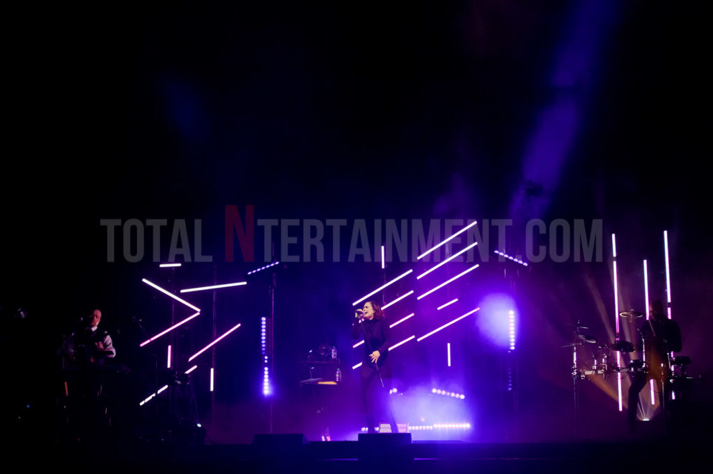 Alison Moyet, Tour, Review, Leeds, First Direct Arena, Jo Forrest, TotalNtertainment
