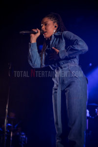 Grace Carter, Manchester, Review, TotalNtertainment, Christopher Ryan