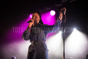 Grace Carter, Manchester, Review, TotalNtertainment, Christopher Ryan