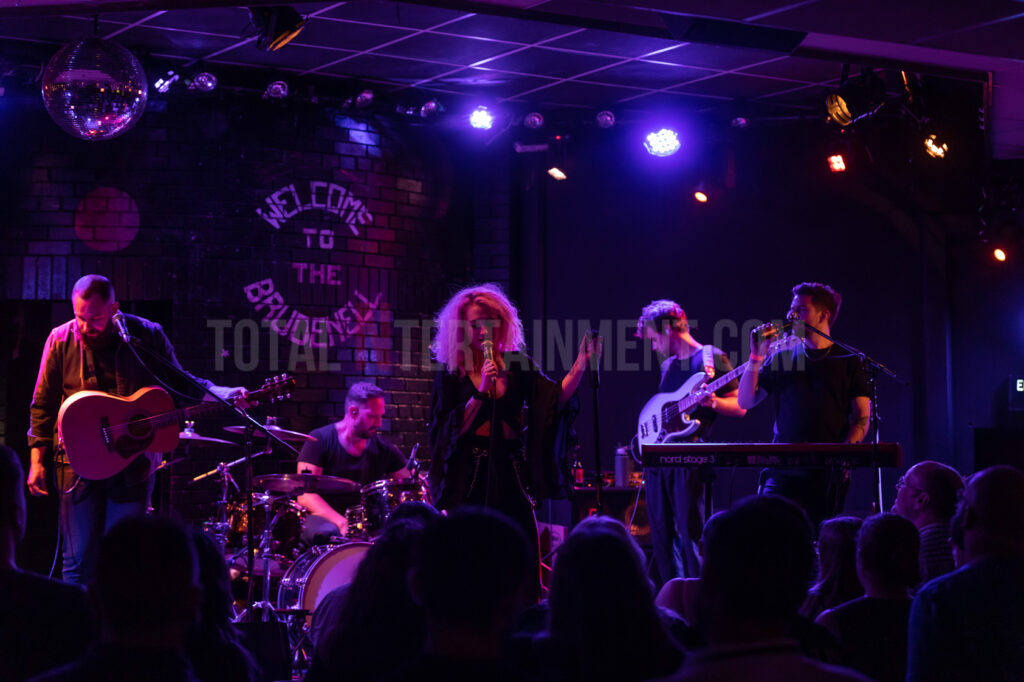 Janet Devlin, Leeds, The Brudenell Club, Music, Live Event, Jo Forrest, Review, TotalNtertainment