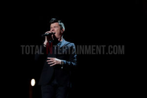 Rick Astley, Leeds, First Direct Arena, Jo Forrest, Review, Tour, TotalNtertainment