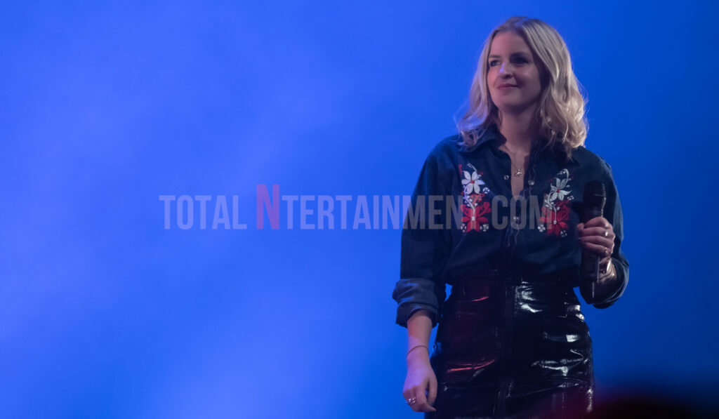 Jo Forrest, Live Event, Music Photography, Totalntertainment, Ward Thomas, York Barbican,