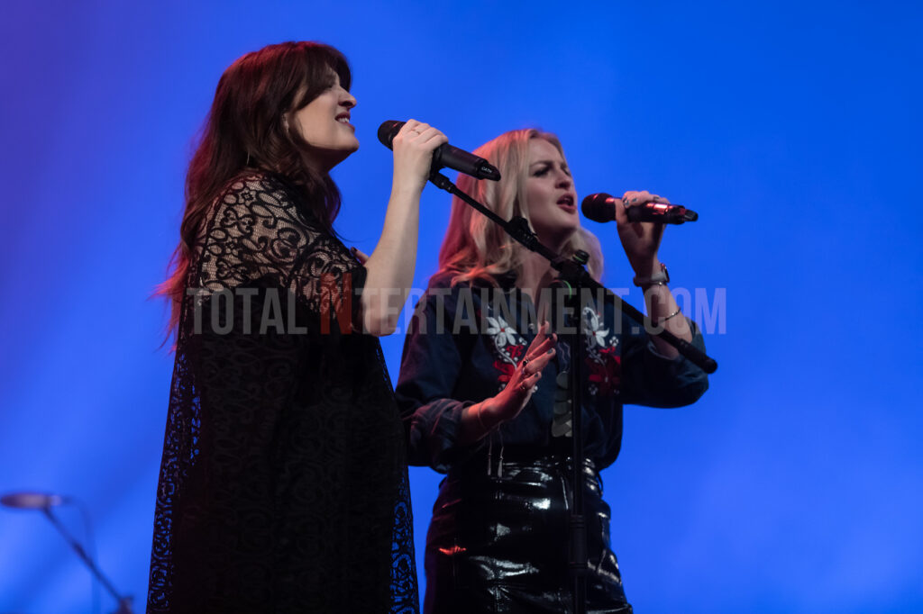 Jo Forrest, Live Event, Music Photography, Totalntertainment, Ward Thomas, York Barbican,