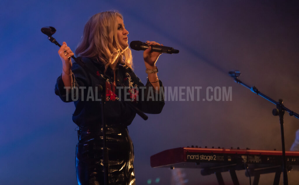 Jo Forrest, Live Event, Music Photography, Totalntertainment, Ward Thomas, York Barbican,