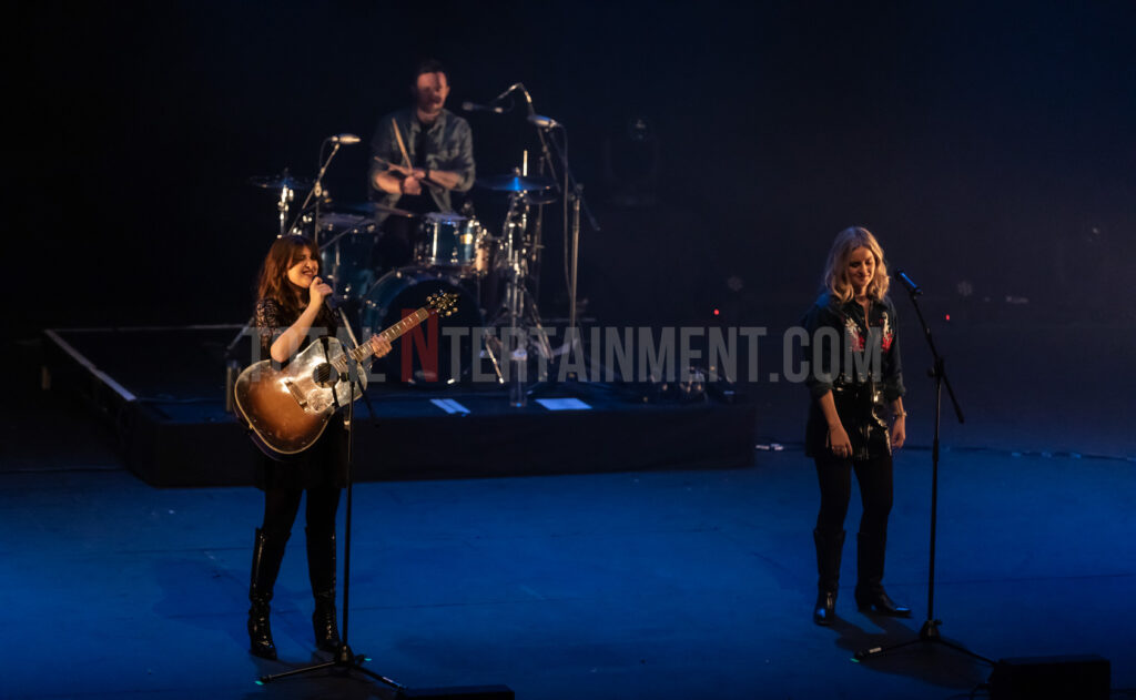 Jo Forrest, Live Event, Music Photography, Totalntertainment, Ward Thomas, York Barbican,