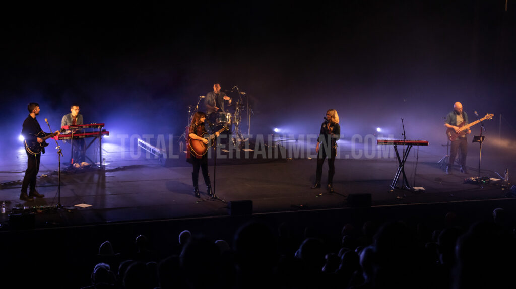 Jo Forrest, Live Event, Music Photography, Totalntertainment, Ward Thomas, York Barbican,