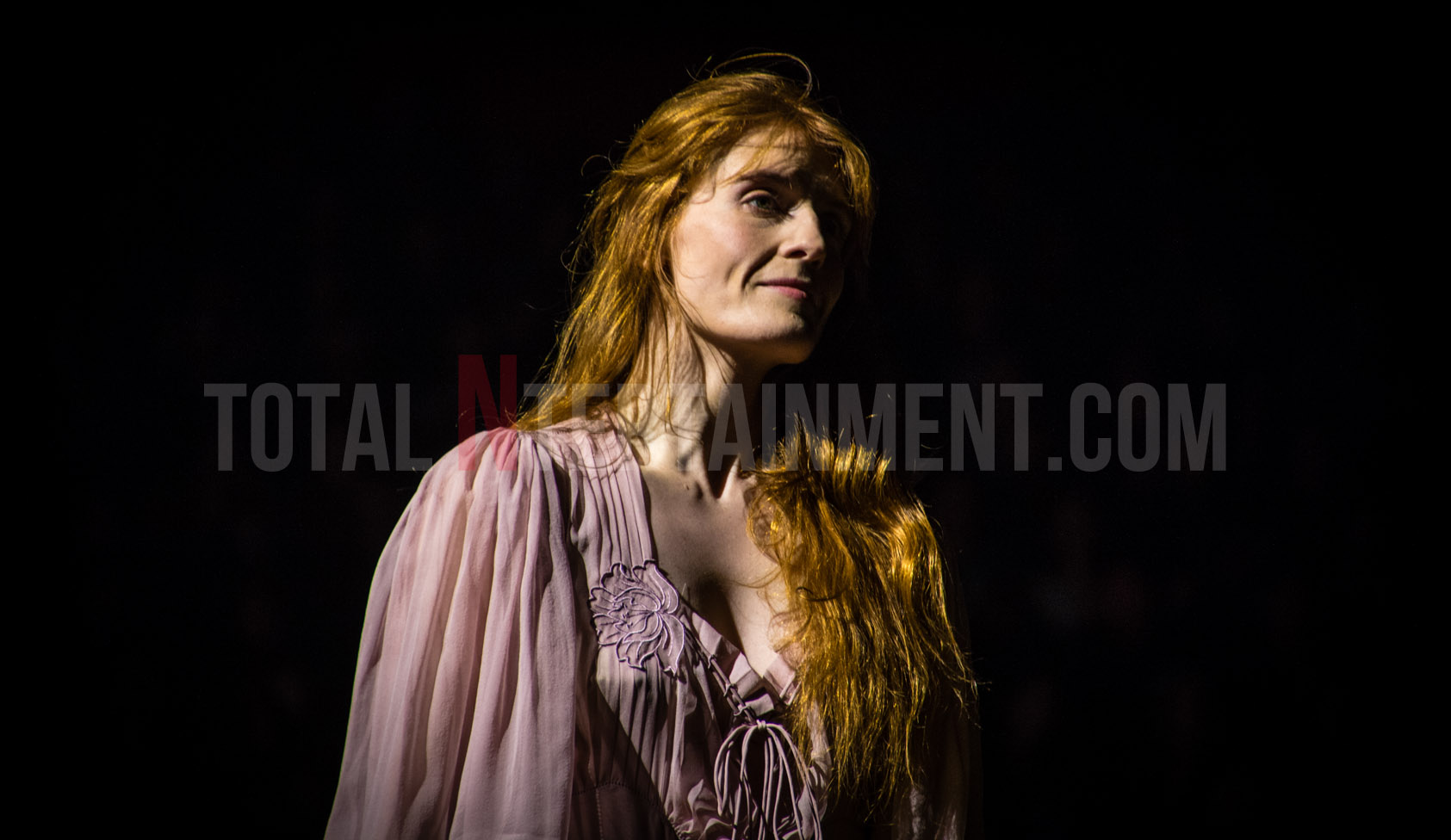 Florence & The Machine, Manchester, TotalNtertainment, Review, Chris Ryan