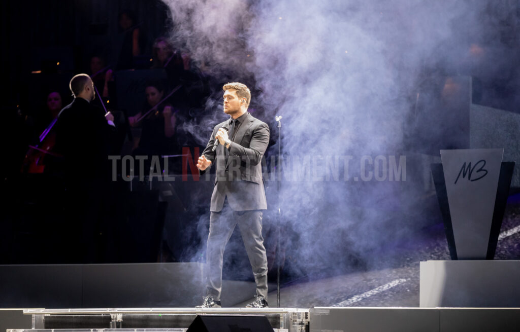 Michael Bublé, Music News, Live, First Direct Arena, Jo Forrest, TotalNtertainment, Music Photography