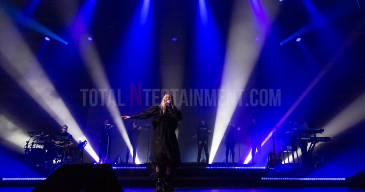Ellie Goulding brings Brightest Blue to Manchester