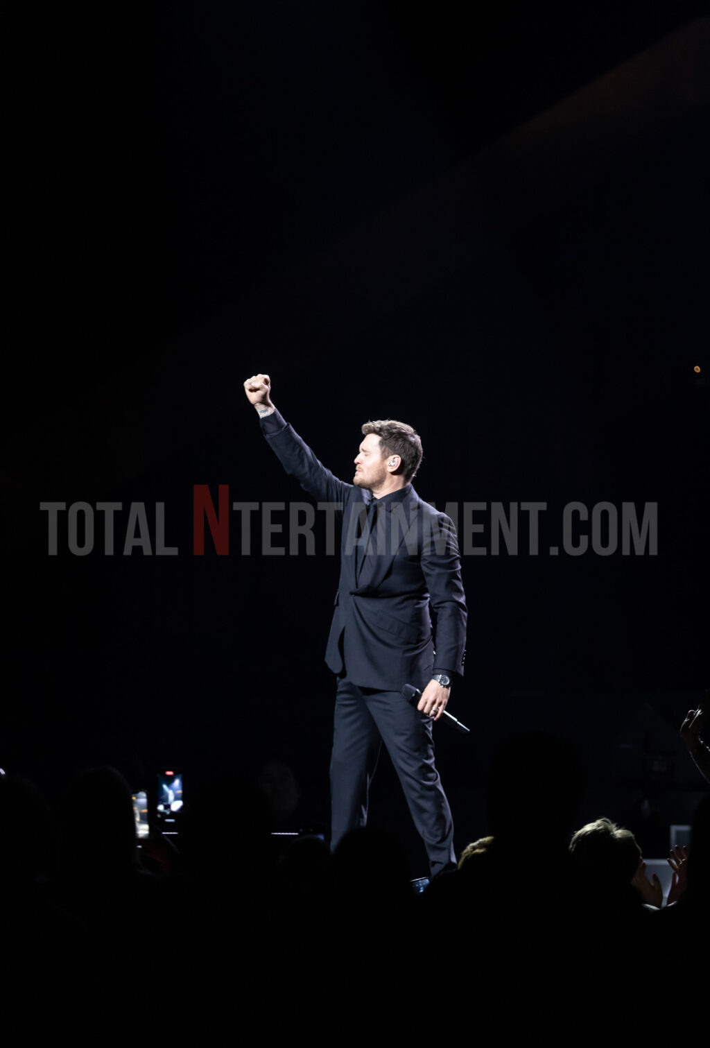 Michael Bublé, Music News, Live, First Direct Arena, Jo Forrest, TotalNtertainment, Music Photography