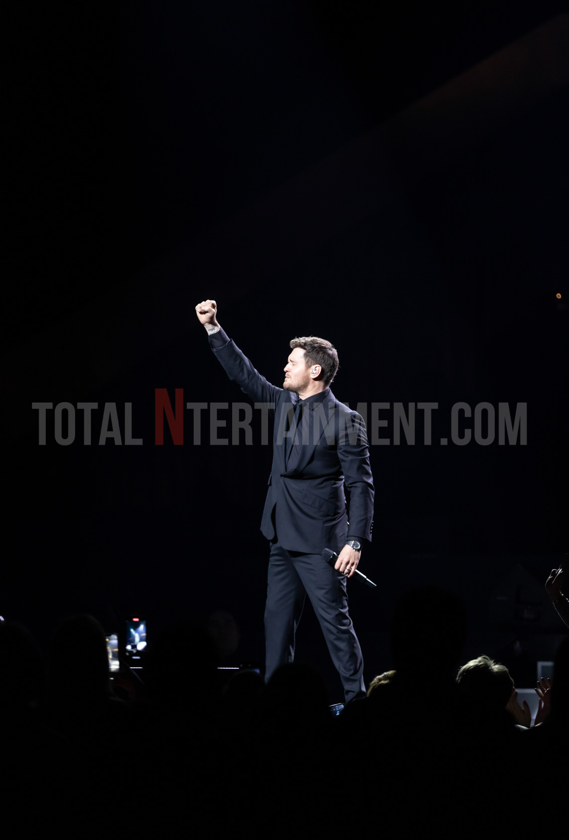 Michael Bublé live in Leeds Gallery TotalNtertainment
