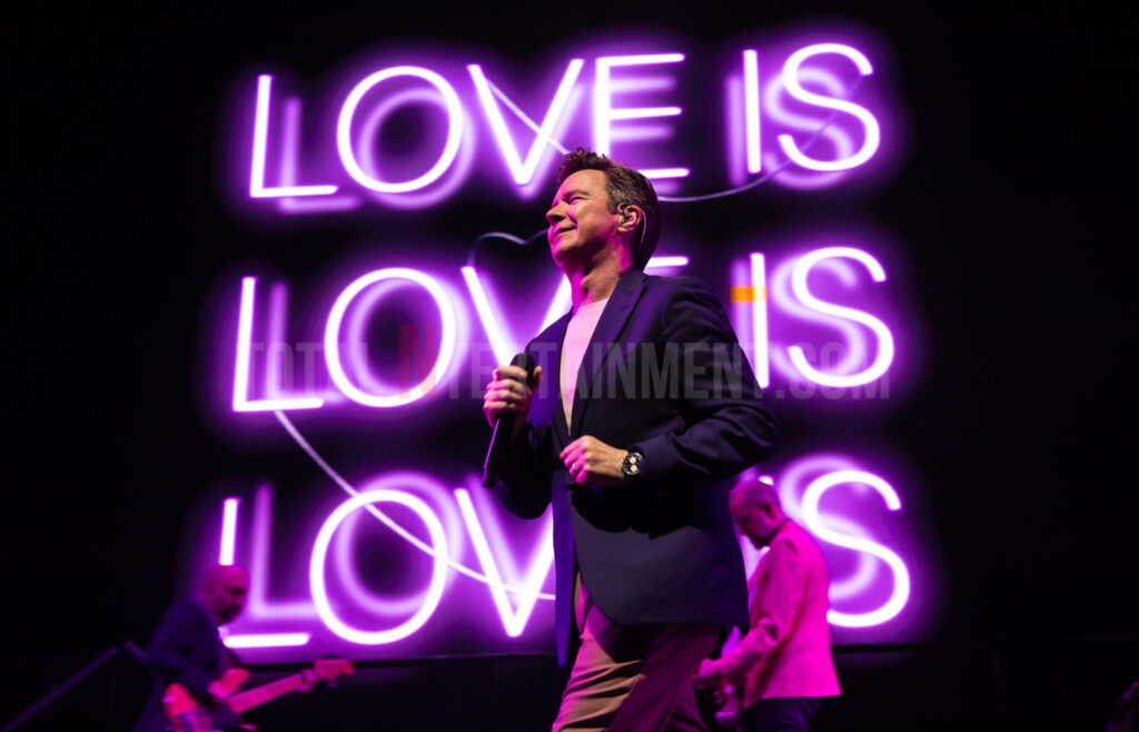Rick Astley, Music, Live Event, Leeds Arena, TotalNtertainment, Jo Forrest