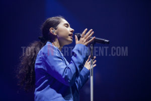 Alessia Cara, Review, Jo Forrest, TotalNtertainment, Leeds, Music, 