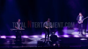 Mumford & Sons, First Direct Arena, Leeds, TotalNtertainment, Music, Jo Forrest, Review