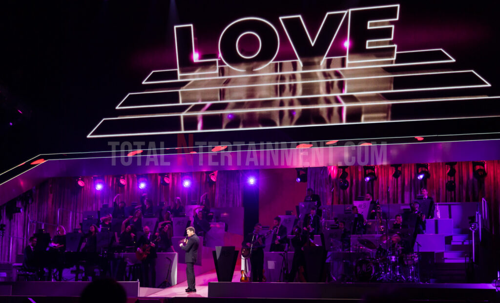 Michael Bublé, Music News, Live, First Direct Arena, Jo Forrest, TotalNtertainment, Music Photography