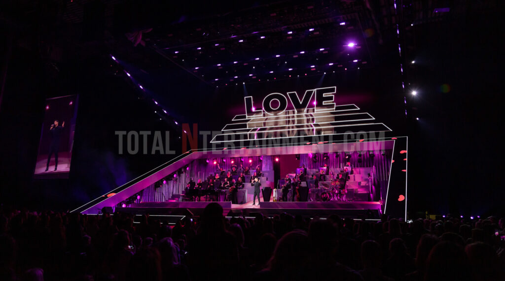 Michael Bublé, Music News, Live, First Direct Arena, Jo Forrest, TotalNtertainment, Music Photography
