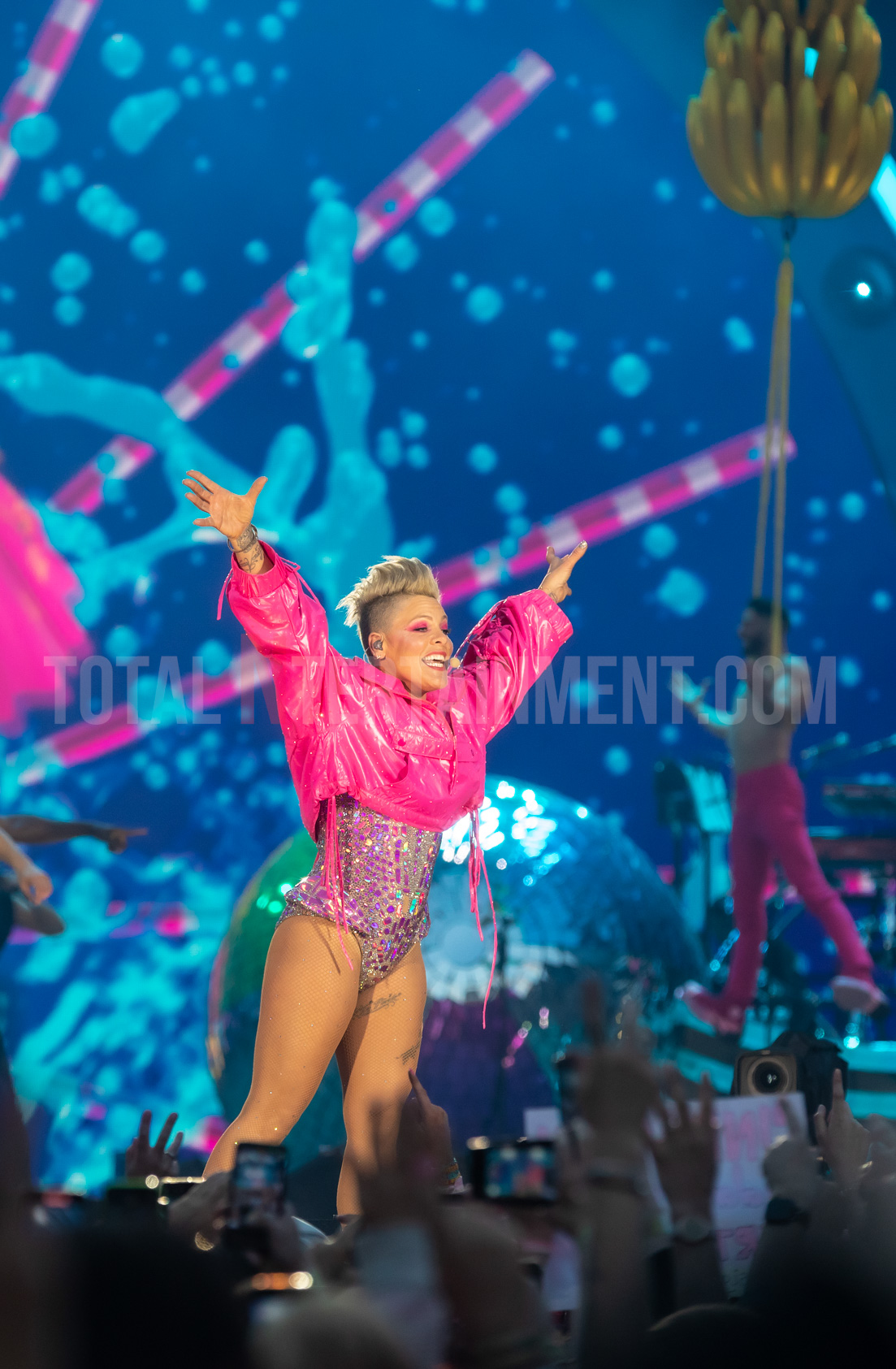 Jo Forrest, Live Event, Music Photography, Totalntertainment, P!nk, Music Photography, Bolton Stadium
