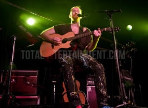 Newton Faulkner, Leeds, Jo Forrest, Review, TotalNtertainment