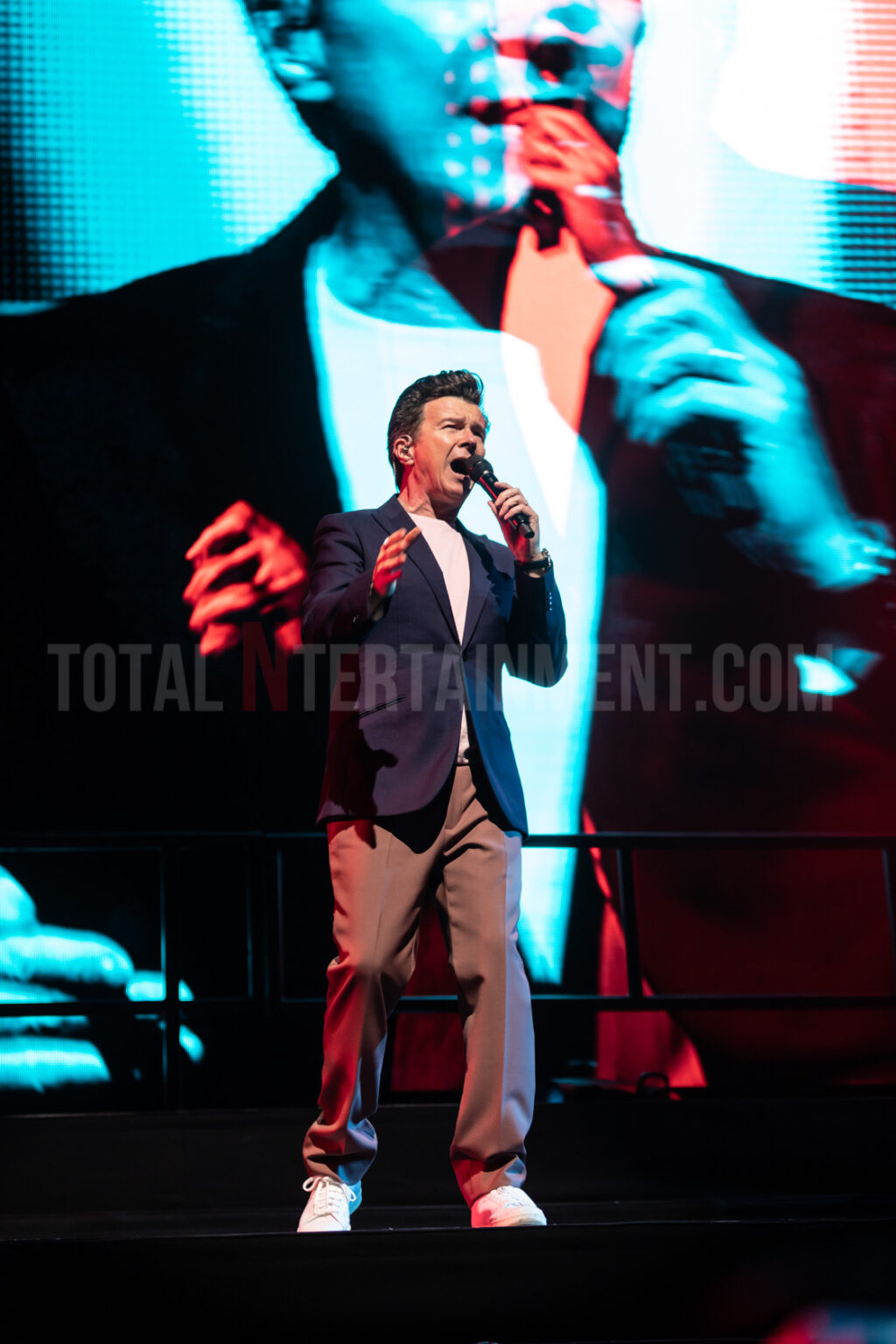 Rick Astley, Music, Live Event, Leeds Arena, TotalNtertainment, Jo Forrest