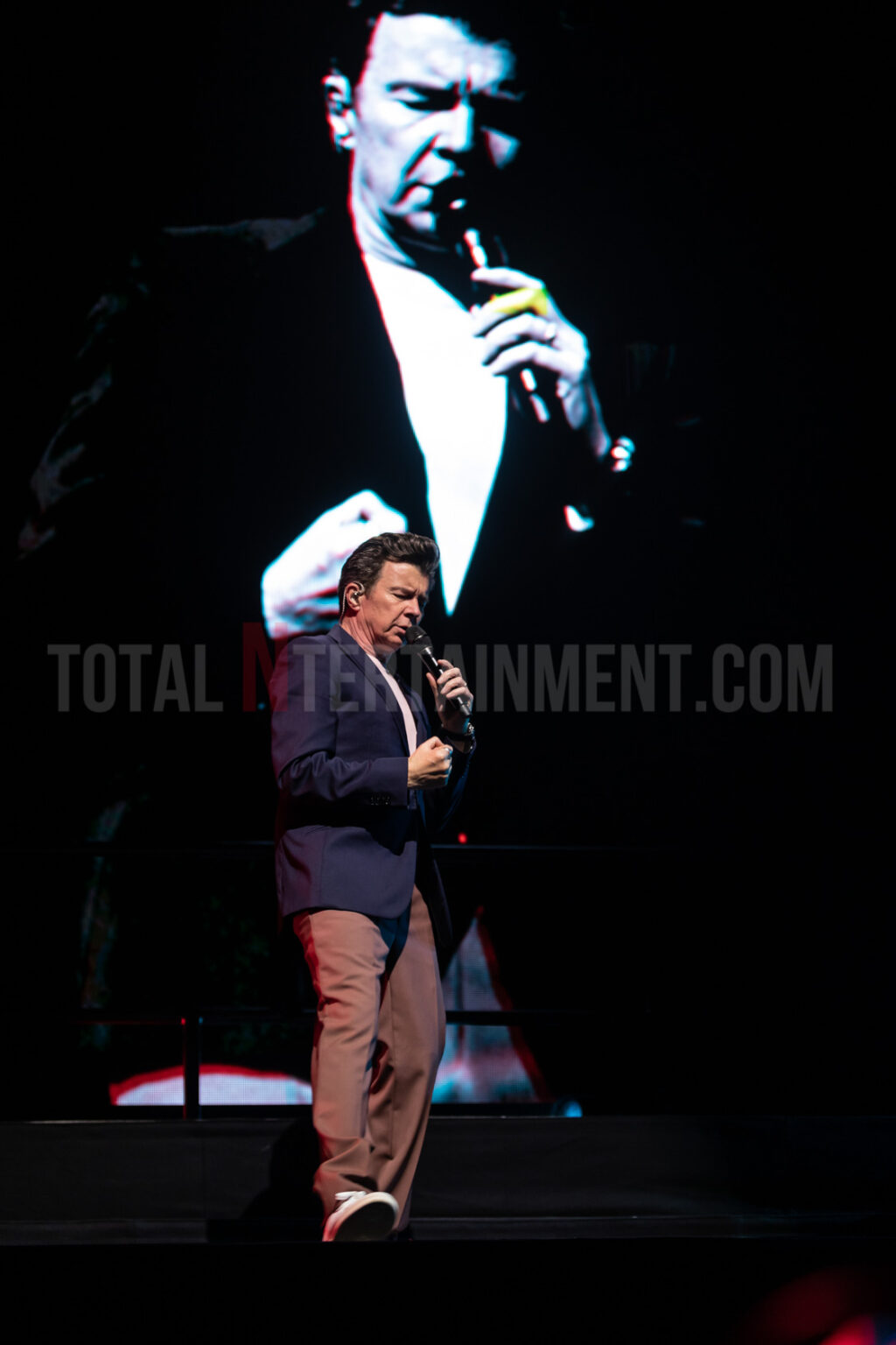 Rick Astley, Music, Live Event, Leeds Arena, TotalNtertainment, Jo Forrest