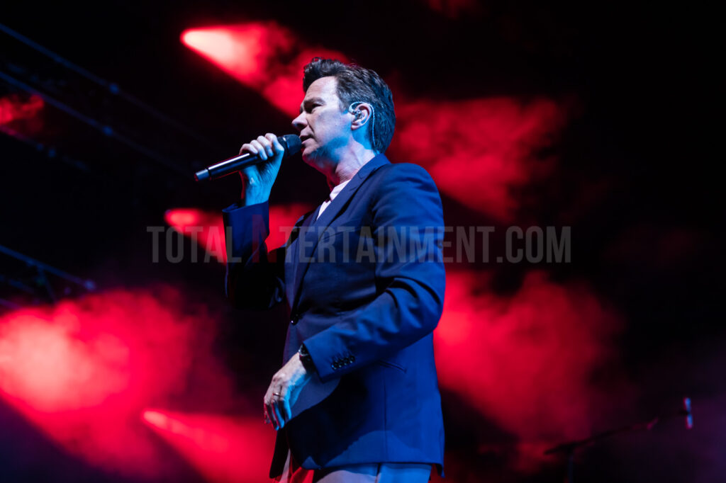 Rick Astley, Music, Live Event, Leeds Arena, TotalNtertainment, Jo Forrest