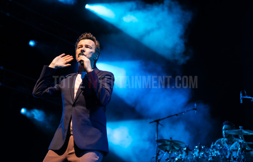 Rick Astley, Music, Live Event, Leeds Arena, TotalNtertainment, Jo Forrest