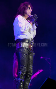 Alice Cooper, TotalNtertainment, Review, Music, Jo Forrest, Leeds, First Direct Arena