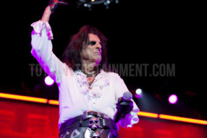 Alice Cooper, TotalNtertainment, Review, Music, Jo Forrest, Leeds, First Direct Arena