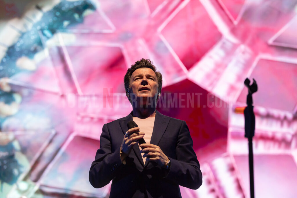 Rick Astley, Music, Live Event, Leeds Arena, TotalNtertainment, Jo Forrest