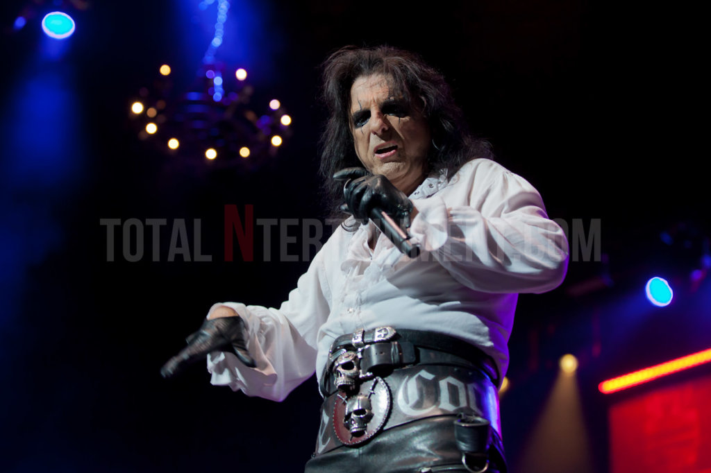 Alice Cooper, TotalNtertainment, Review, Music, Jo Forrest, Leeds, First Direct Arena