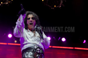 Alice Cooper, TotalNtertainment, Review, Music, Jo Forrest, Leeds, First Direct Arena