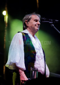 Chris De Burgh, York, Music, Review, Jo Forrest, TotalNtertainment, York Barbican