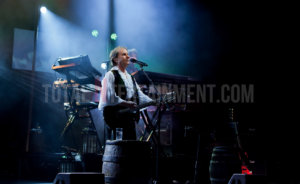 Chris De Burgh, York, Music, Review, Jo Forrest, TotalNtertainment, York Barbican