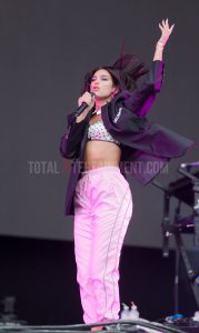 Dua lipa, Leeds Festival, Jo Forrest, review, TotalNtertainment, Leeds