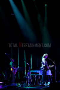 Snow Patrol, Music, Manchester, TotalNtertainment, Jo Forrest, Review
