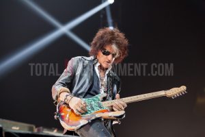 Hollywood Vampires, Manchester, Jo Forrest, TotalNtertainment, Music, Johnny Depp, Alice Cooper, Joe Perry