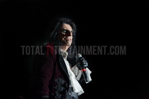 Hollywood Vampires, Manchester, Jo Forrest, TotalNtertainment, Music, Johnny Depp, Alice Cooper, Joe Perry