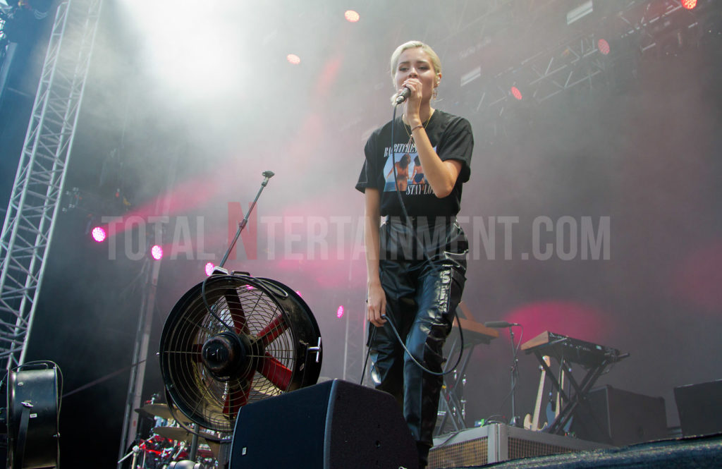 Nina Nesbitt, Scarborough, Review, TotalNtertainment, Music, Open Air Theatre, Jo Forrest