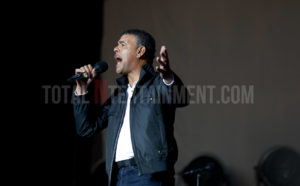 Chris Kamara, Leeds, Elland Road, Music, Kaiser Chiefs, TotalNtertainment, Review, Jo Forrest