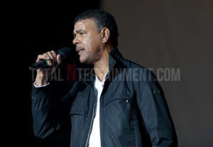 Chris Kamara, Leeds, Elland Road, Music, Kaiser Chiefs, TotalNtertainment, Review, Jo Forrest