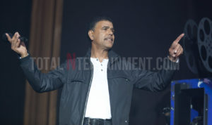 Chris Kamara, Leeds, Elland Road, Music, Kaiser Chiefs, TotalNtertainment, Review, Jo Forrest